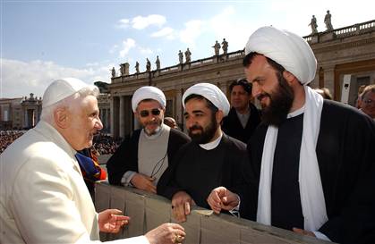 060308_popemuslim_hmed_11ahmedium