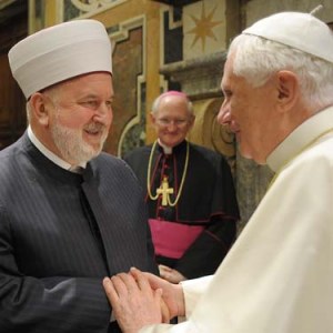 VATICAN-POPE-ISLAM-MEETING