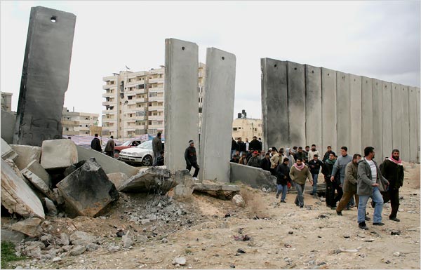 Hamas blew a whole in the Egyptian security fence in January 2008