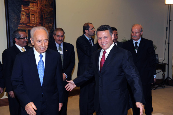 Shimon Peres have always been an ambassador for peace. Here with King Abdullah of Jordan. 