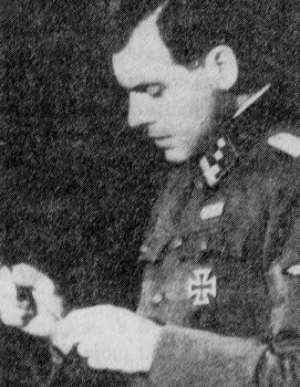 Nazi doctor Josef Mengele was in charge of the work to prove that Jews were «untermench», lower beings than rats.