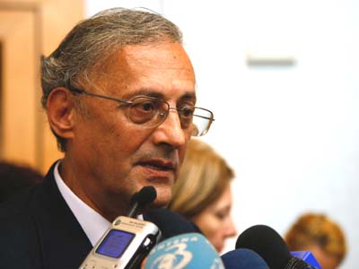 Dr. Vasile Astarastoare brings a curse up on his head by cursing Israeli fellow doctors