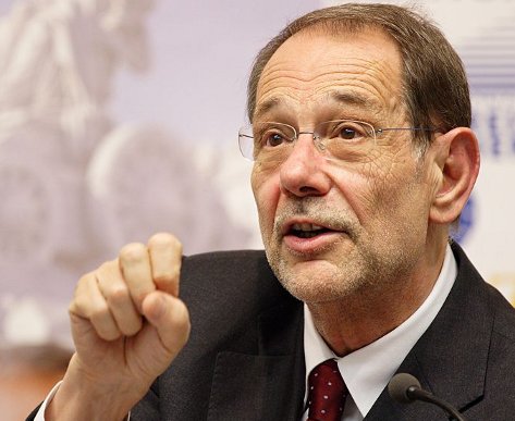 The Spanish EU Foreign Minister Javier Solana wants to jump start a two-state-solution at any cost