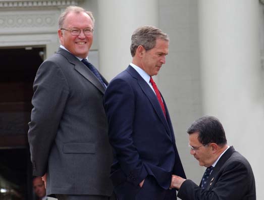 Former Prime Minister Gøran Person (left) was well connect to Israel and other World leaders.