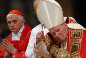 Ratzinger_appears_with_Pope_John_Paul_II_during_a_Mass