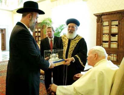 pope w chief rabbis