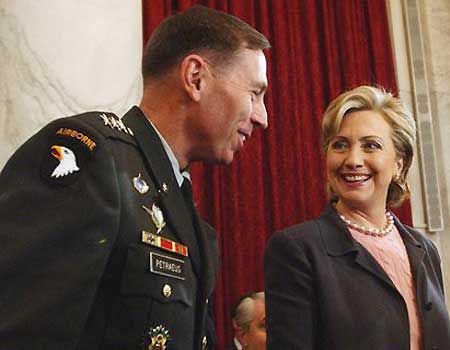 The foemer CIA boss and Hillary Clinton suggested a support of Islamic Jihad in Syria. 