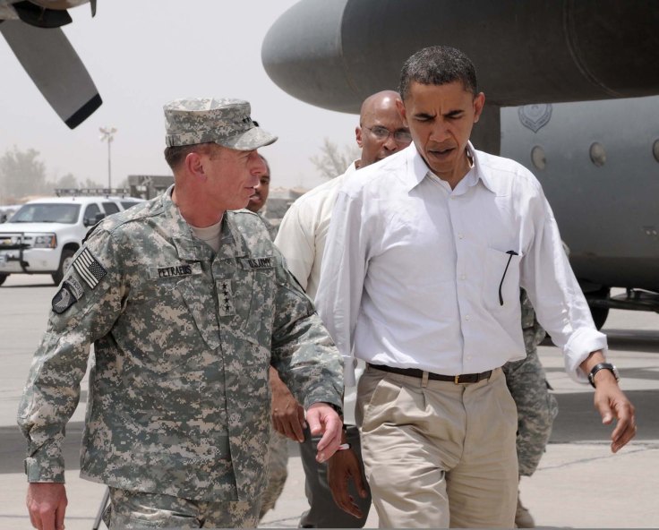 The US administration is ran by blunt hypocrites. Here former CIA boss Petraus and the commander in chief. 