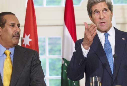     John Kerry seems to be disconnected. He bows before the Islamic plan to destroy Israel. Here with Qatari PM Hamas bin Jassim al Thani. 