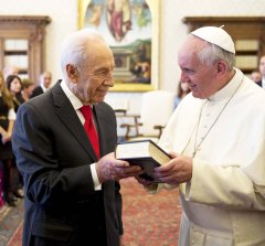 The papacy and free masonry tries its best to remove Zionism. 