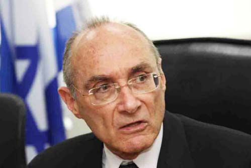 Tourism Minister Uzi Landau do not want to share the table with killers.