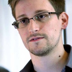 Edvard Snowden is the hottest potato American has handled for many decades. 