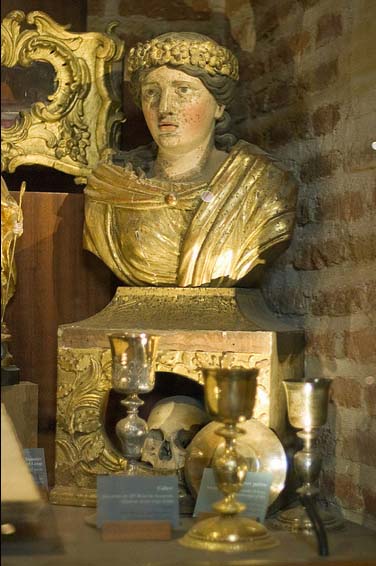 The skull of Saint Celia in Albi Cathedral, a city were all the Christians were massacred. 