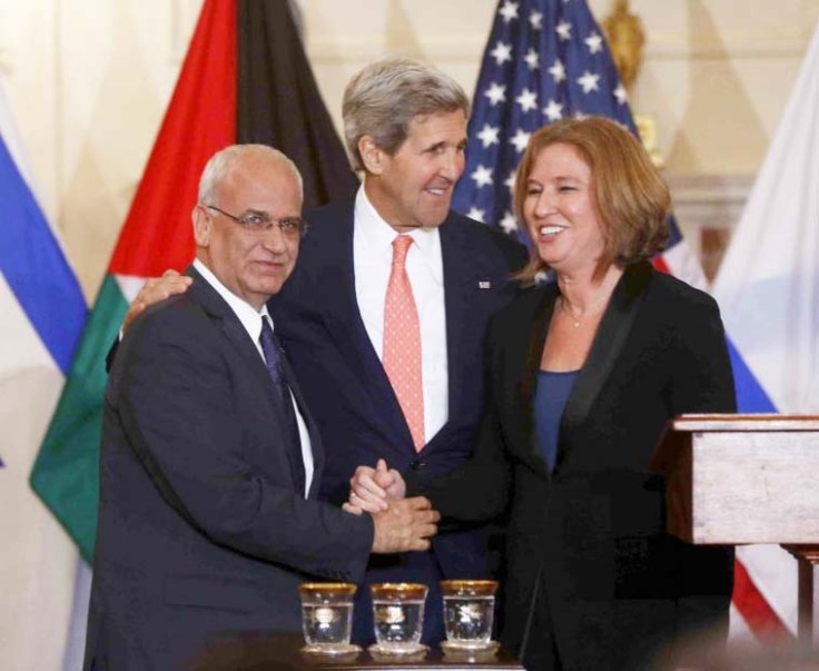 John Kerry tries to force Israel to give in to Islamic demands for "peace".
