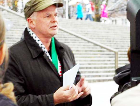 PLO=supporter Odd Kristian Reme mocks Jewish victims of Nazism. 