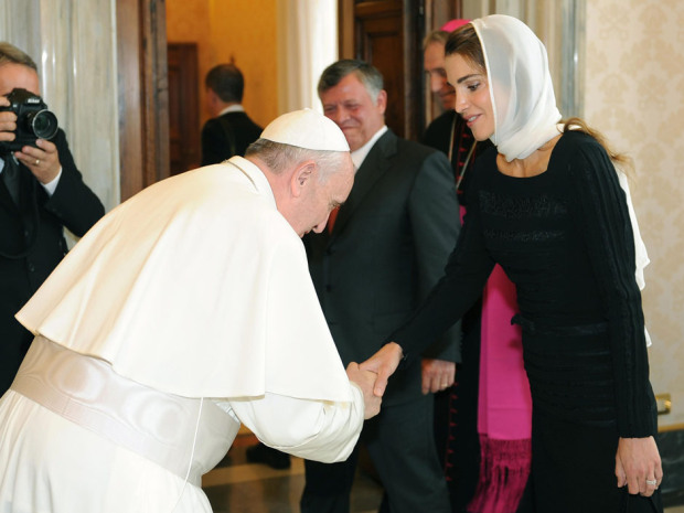 The Pope bow before a Queen of Islam, Rania of Jordan.