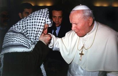 Yasser Arafat was a strong supporter of the papacy.