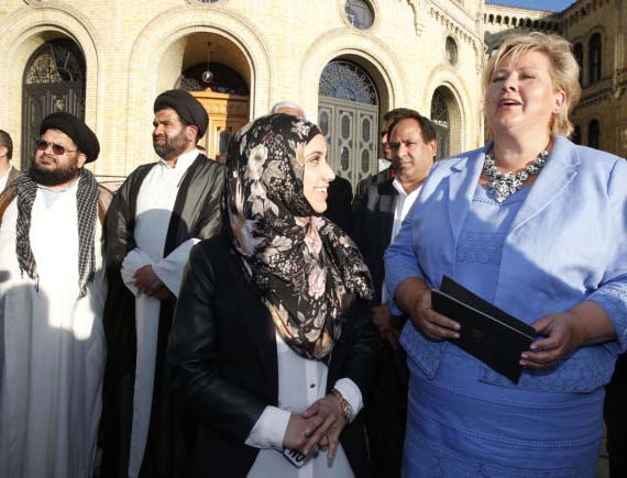 The Norwegian Prime Minister Erna Solberg join Norwwegian Muslims in protest against ISIL. 