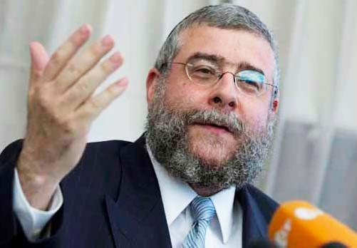 Jewish leader Pinchas Goldschmidt put his hope in the Pope as a "peace broker". 