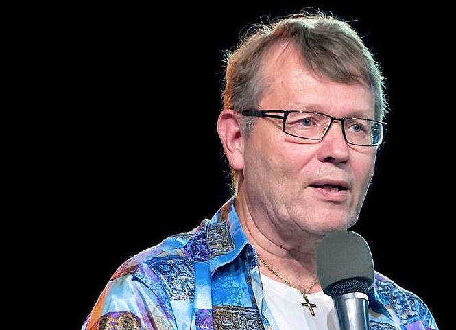 Pastor Stian Sørensen  wants to remove everthing Israeli from churches in Norway. 