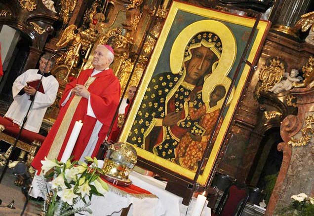 The clamimed skull of Liuke is as object of worship in Northern Italy. 