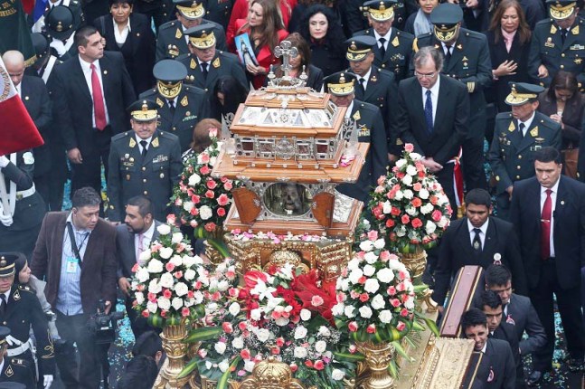 MILES DE FIELES INICIAN FESTEJOS POR 400 AOS DE MUERTE DE SANTA ROSA DE LIMA